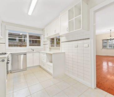 “The Brief: Spacious Family Home in Prime Chelsea Location” - Photo 2