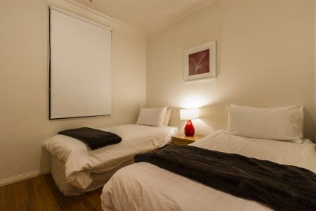 LUXURY APARTMENT LOCATED IN THE ICONIC GEORGE BUILDING - PET FRIENDLY - Photo 5