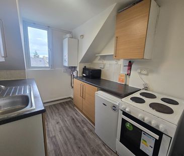 1 Bed Flat, Eardley Road, SW16 - Photo 2