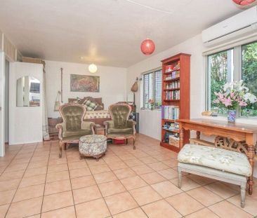 Secluded Studio - Pet Friendly - Photo 2