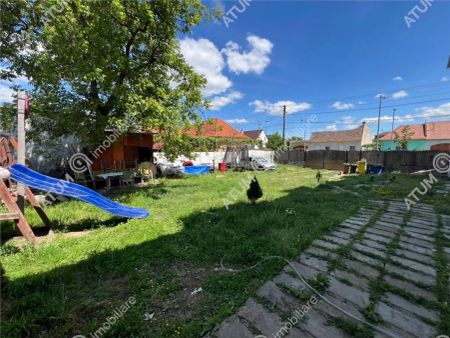 Casa de inchiriat la cheie cu suprafata de 200 mp Parter Etaj si curte 250 mp situata in zona Gusterita din Sibiu - Photo 5