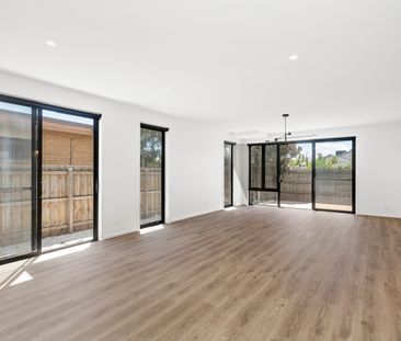 57a Castlewood Street, Bentleigh East VIC 3165 - Townhouse For Rent... - Photo 2