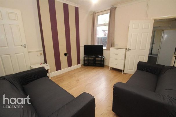4 bedroom terraced house to rent - Photo 1