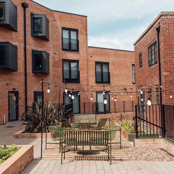 1 bedroom flat to rent - Photo 1