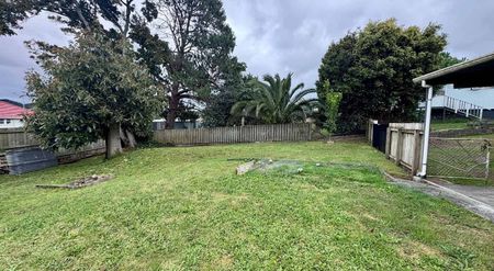 Fully fenced tidy sunny 3 bedroom home - Photo 5
