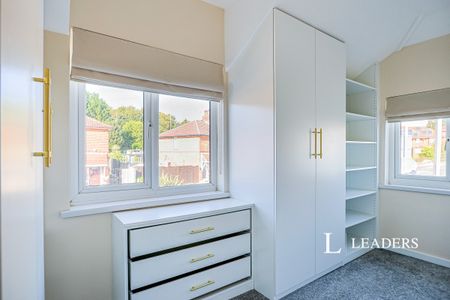 2 bedroom house to rent Livingstone Road, Poole, Dorset, BH12 - Photo 2