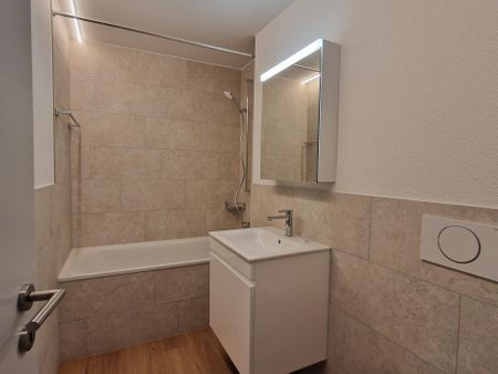 Komplett renovierte Wohnung in stadtnaher und dennoch ruhiger Lage - Photo 3