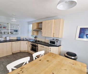 3 bedroom flat to rent - Photo 5