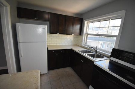 For Lease - 468 BRIDGMAN Avenue Unit# 3, Burlington, Ontario - Photo 3