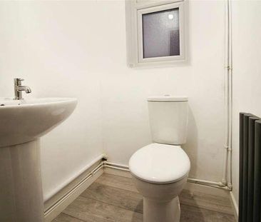 Parklands, Rochford, SS4 - Photo 5