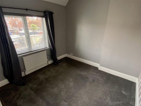 2 bedroom end of terrace house to rent - Photo 2