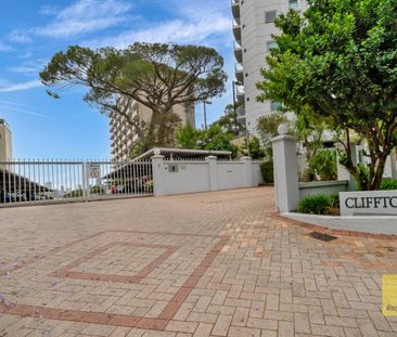 Stunning River & City Views in a Secure South Perth Location - Photo 4