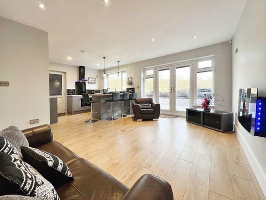 3 bedroom detached bungalow to rent - Photo 1