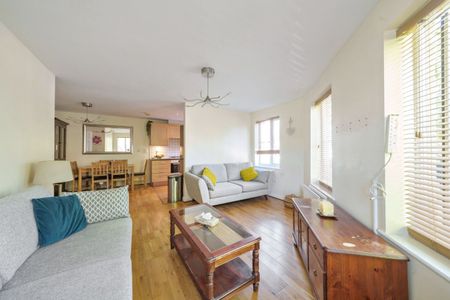 Chandler Way, London, SE15 - Photo 2