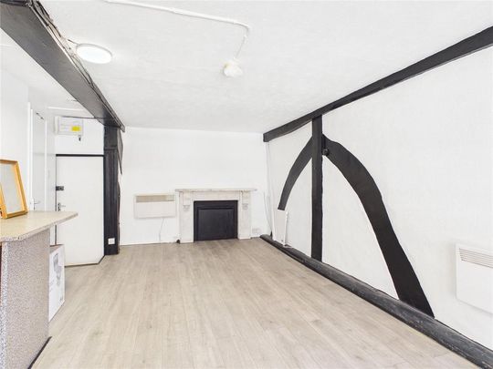 Studio to rent - Photo 1