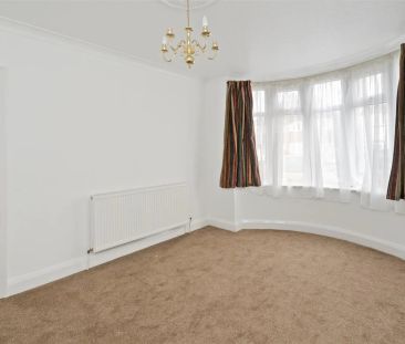 3 bed semi-detached house to rent in Moreton Road, Shirley, Solihull - Photo 4