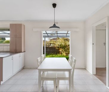 Comfortable & Convenient Family Living in Quiet Cul-de-Sac - Photo 2