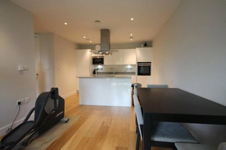 2 bedroom apartment to rent - Photo 4