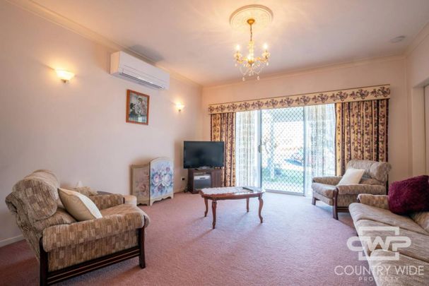 Move-In Ready & Fully Furnished in the Heart of Glen Innes - Photo 1