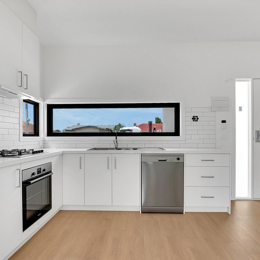 7/16 Mikado Street, Hadfield - Photo 1