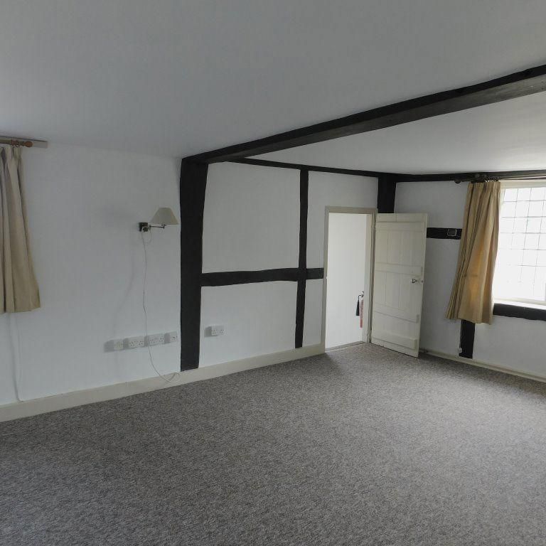 4 bedroom maisonette to rent - Photo 1