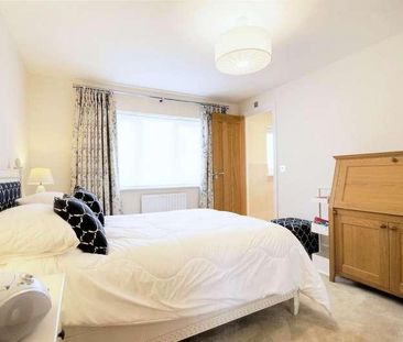 Leckhampton, GL53 - Photo 6