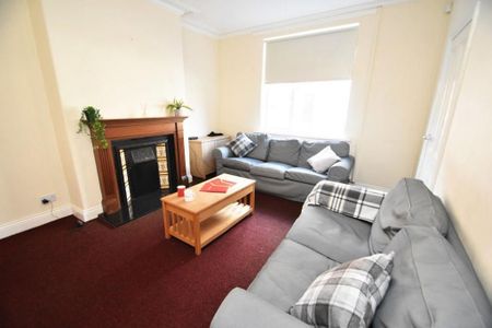 5 bedroom house to rent - Photo 2
