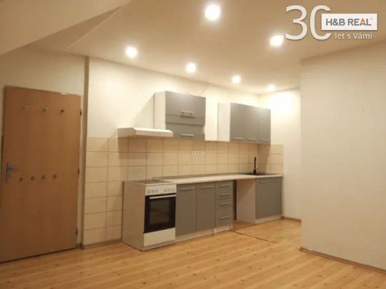 Pronájem zděného bytu 2+KK (Hranice, 40 m - Photo 1