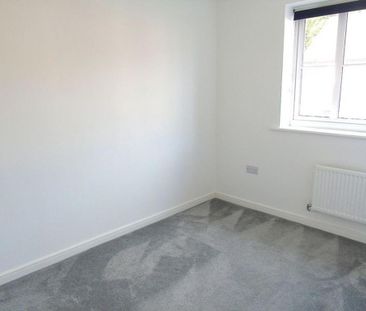 2 bedroom semi-detached house to rent - Photo 4