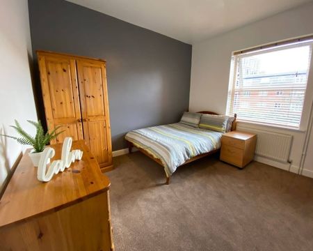 8 Bedrooms, 45 Lower Ford Street – Student Accommodation Coventry - Photo 5