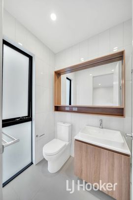 Tri-Level Townhouse For lease with Great Locations! - Photo 1