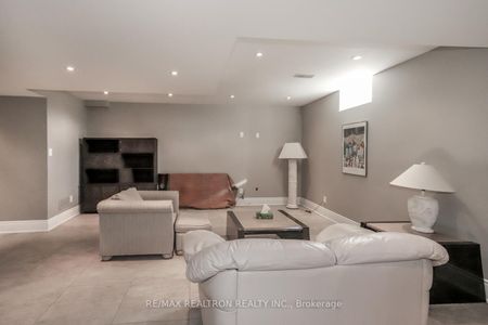 Detached Home For Lease | N8130248 - Photo 4