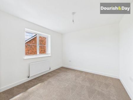 4 bedroom detached house to rent - Photo 3