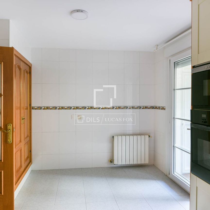 3 Bedroom apartment with 60m² garden for rent in Malagueta - El Limonar - Photo 1