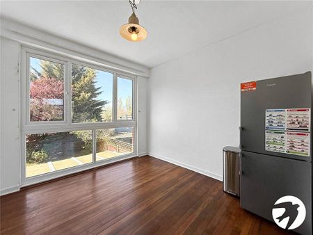 2 bedroom maisonette to rent - Photo 3