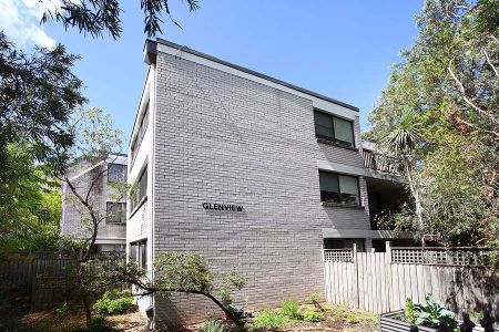 Two bedroom Apartment positioned in the heart of North Sydney. - Photo 5