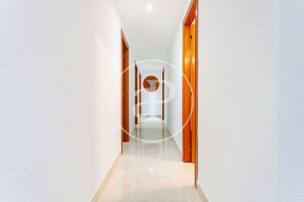 4 bedroom luxury Flat for rent in Valencia, Spain - Photo 1