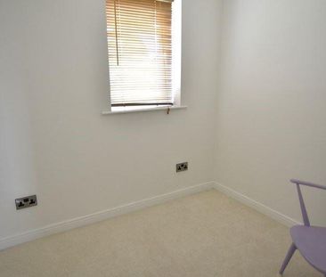 3 bedroom terraced house to rent - Photo 6