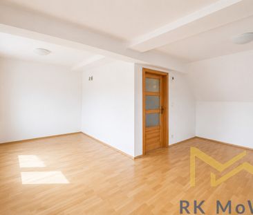 Pronájem domu 246 m² s pozemkem 649 m² - Фото 1