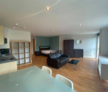 Studio to rent - Photo 1