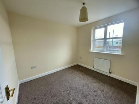 3 bedroom detached house to rent - Photo 5
