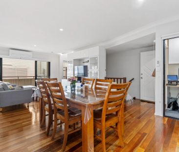 Spacious triple level townhouse at the rear of a boutique complex. - Photo 4