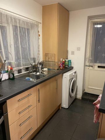 4 bedroom private hall to rent - Photo 2