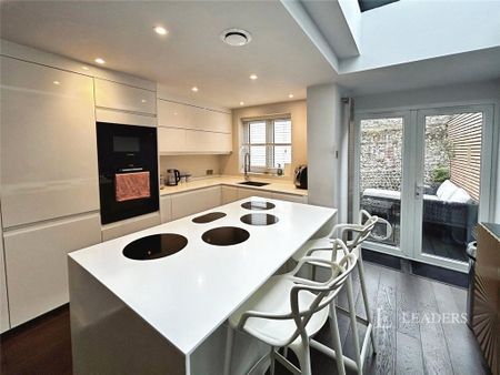2 bedroom terraced house to rent - Photo 3