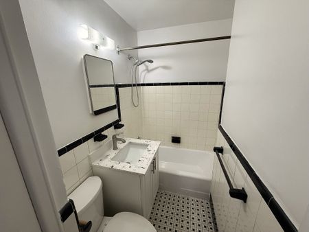 For Lease - 1315 Bayview Avenue Unit# 208, Toronto, Ontario - Photo 2