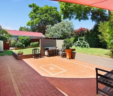 ***CENTRAL WEST TAMWORTH - Large Family Home - Photo 4