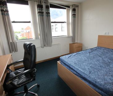 9 bedroom flat to rent - Photo 4