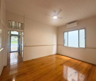 Inner City Living with Charm - Photo 4