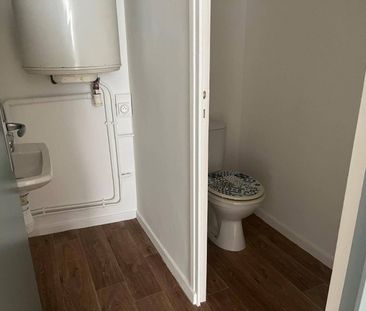 Location appartement 3 pièces 57.85 m² à Villeneuve-de-Berg (07170) - Photo 5