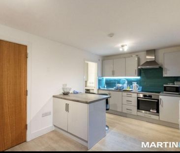 1 bedroom in a house share to rent - Photo 4